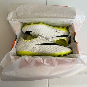 White Nike Hypervenom Phantom 1,  Soccer Cleats, FG, US M7.5, NIB Rare Colorway